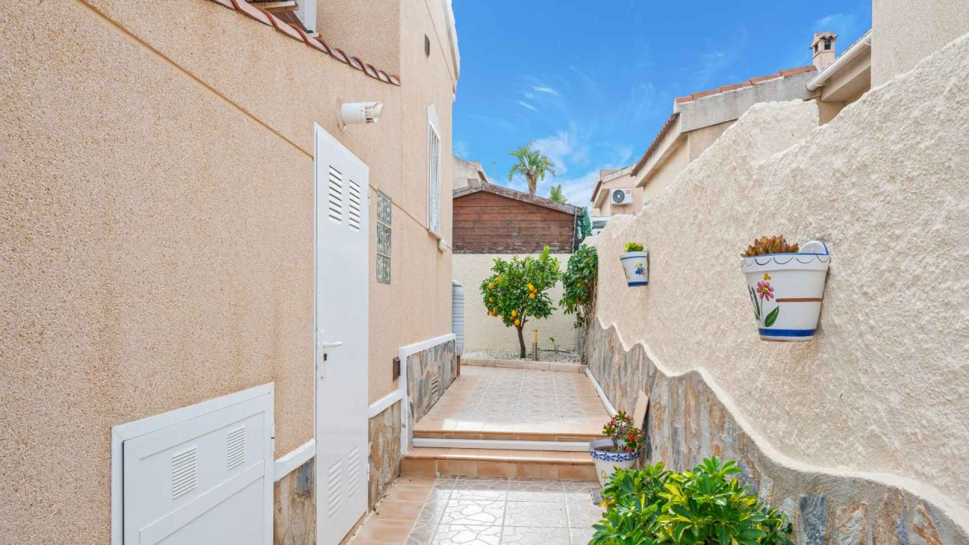 frontpic4-rh550-1 (1)