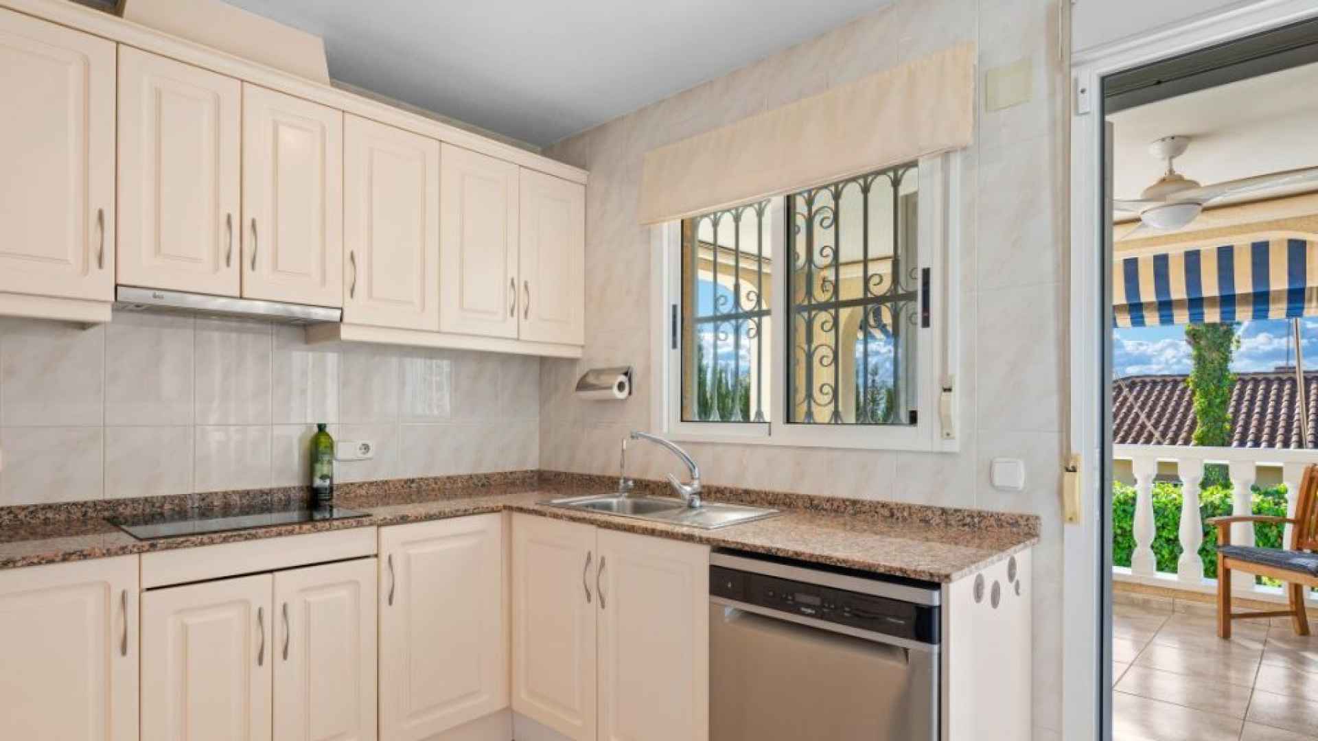 frontpic20-be707-1024x768