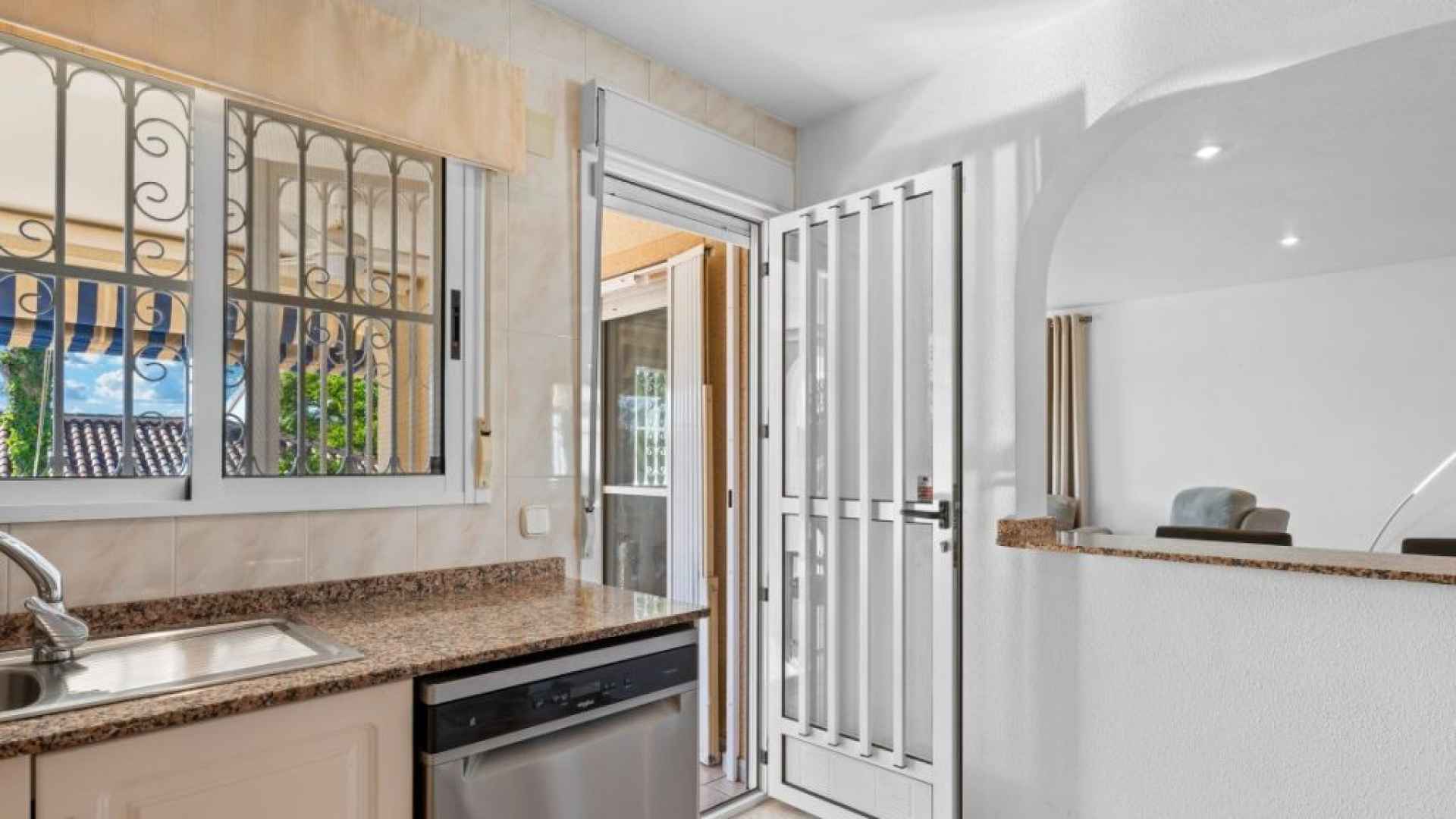 frontpic22-be707-1024x768