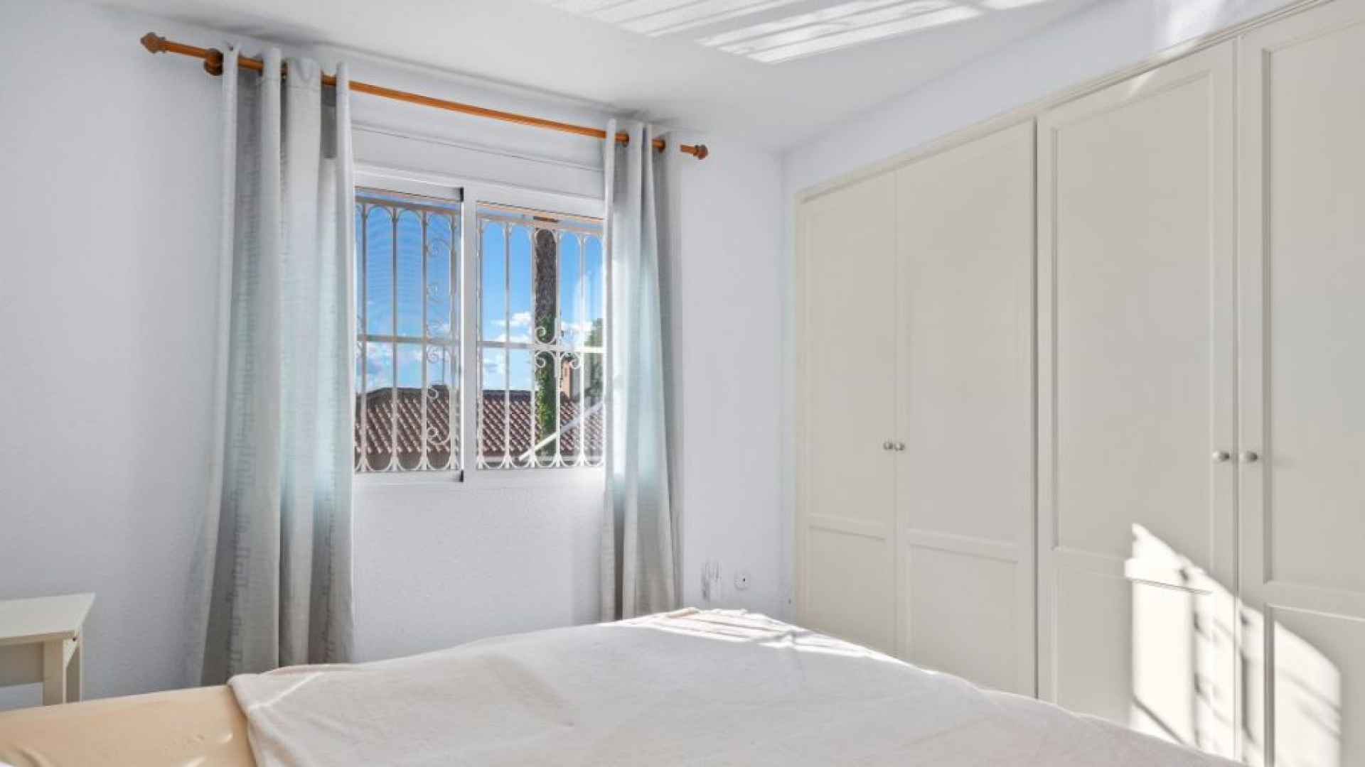 frontpic44-be707-1024x768