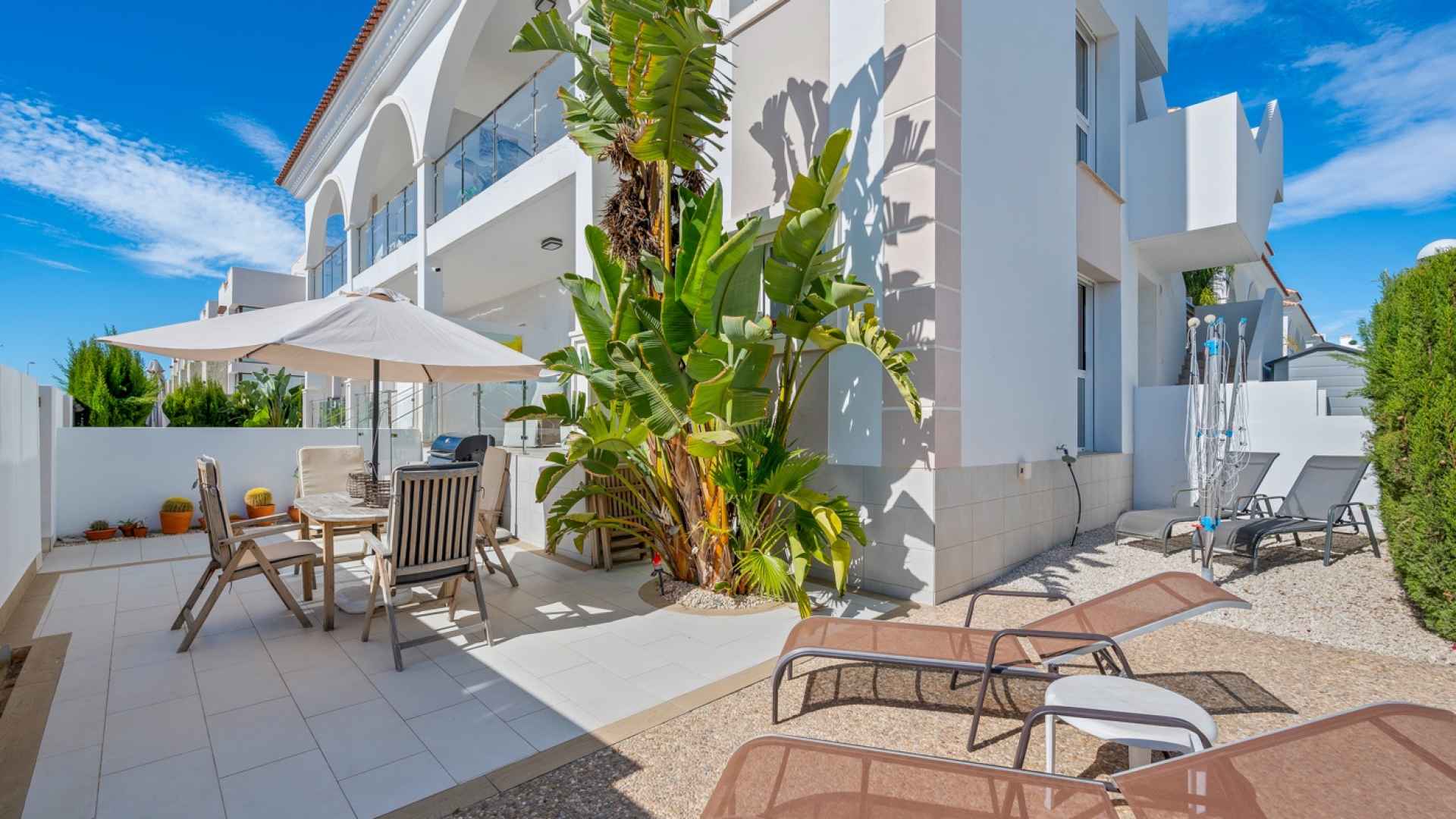 e8d1377b-f4c8-487f-aeb5-b822d8692a9d