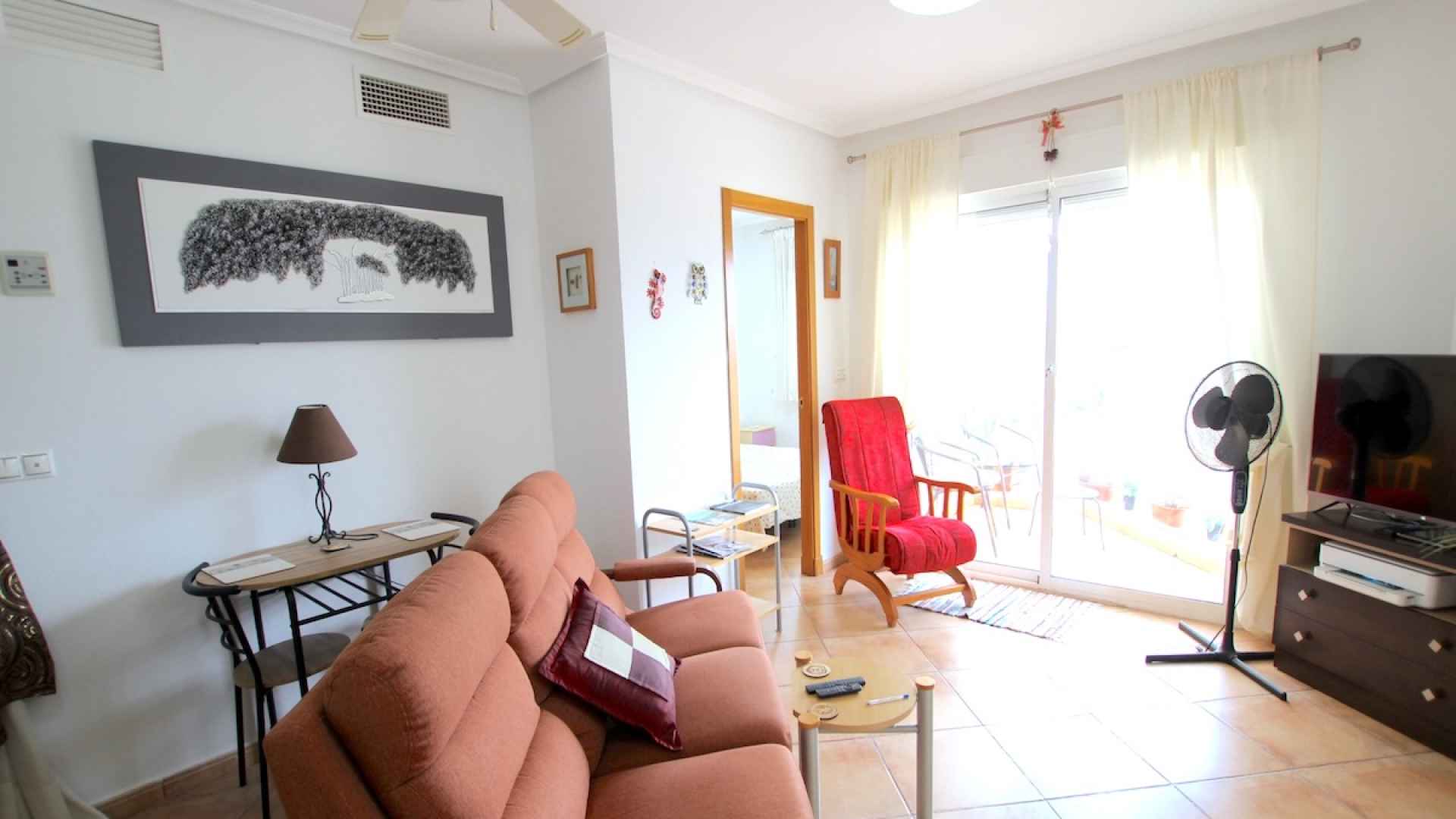 49171_stunning_2_bed_corner_apartment_with_a_mountain_backdrop_131025135846_img_8701