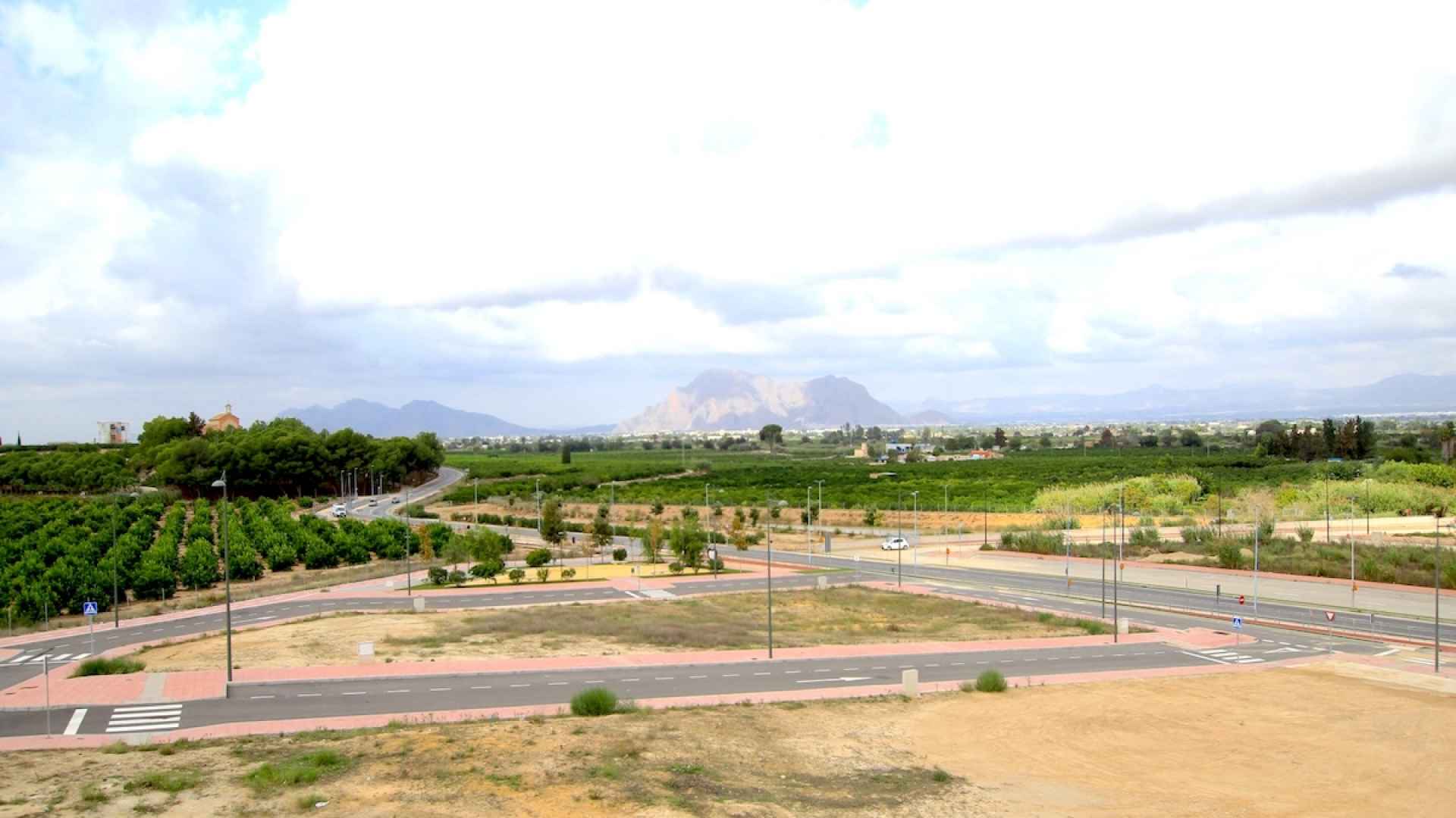 49171_stunning_2_bed_corner_apartment_with_a_mountain_backdrop_131025135848_img_8684