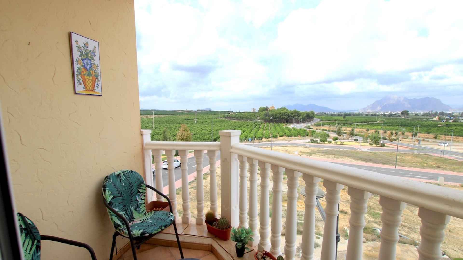 49171_stunning_2_bed_corner_apartment_with_a_mountain_backdrop_131025135848_img_8691