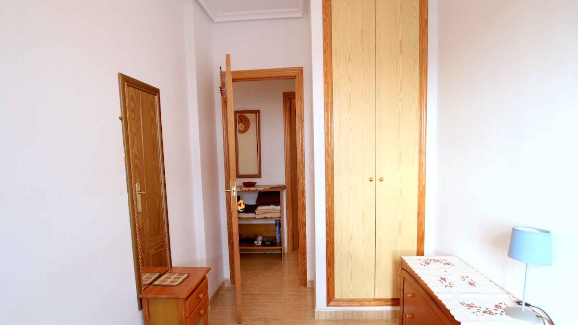 49183_spacious_2_bedroom_2_bathroom_apartment_with_secure_parking_201025154006_img_9190