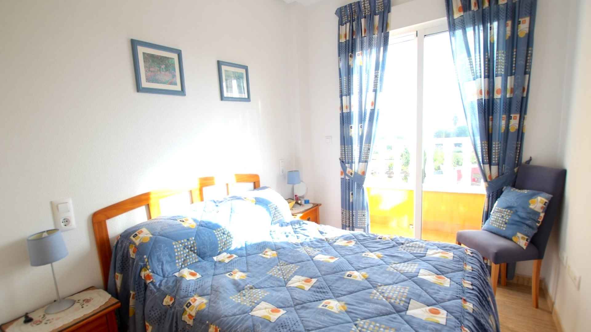 49183_spacious_2_bedroom_2_bathroom_apartment_with_secure_parking_201025154009_img_9201