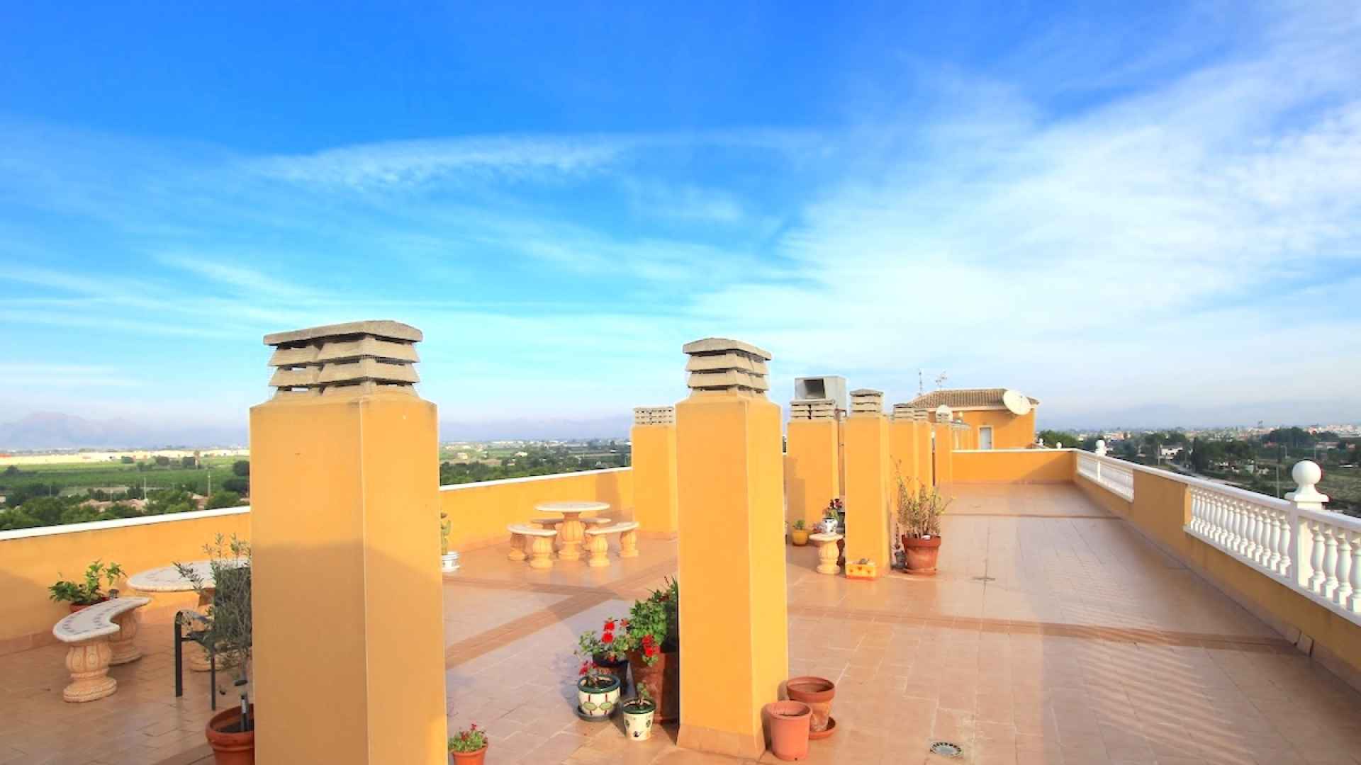 49183_spacious_2_bedroom_2_bathroom_apartment_with_secure_parking_201025154009_img_9214