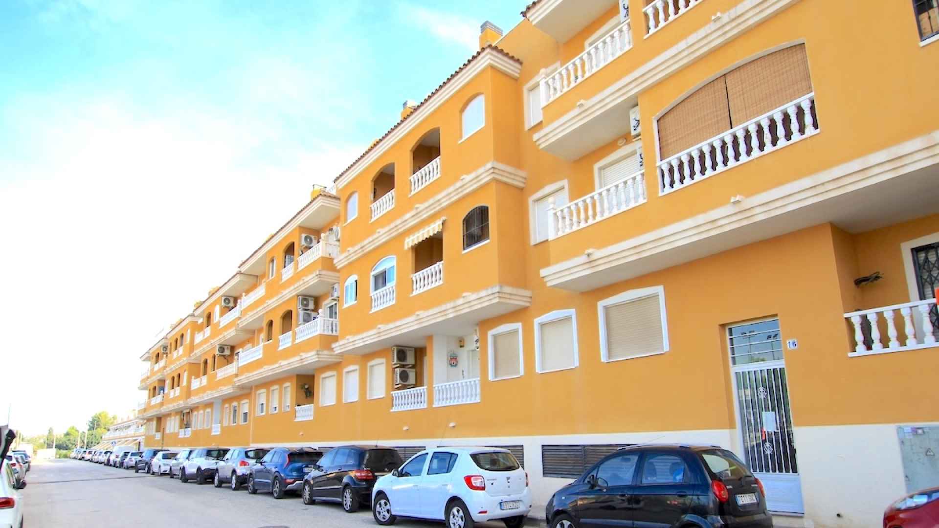 49183_spacious_2_bedroom_2_bathroom_apartment_with_secure_parking_201025154010_img_9229