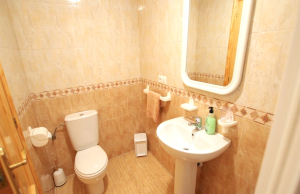 49183_spacious_2_bedroom_2_bathroom_apartment_with_secure_parking_201025154008_img_9192