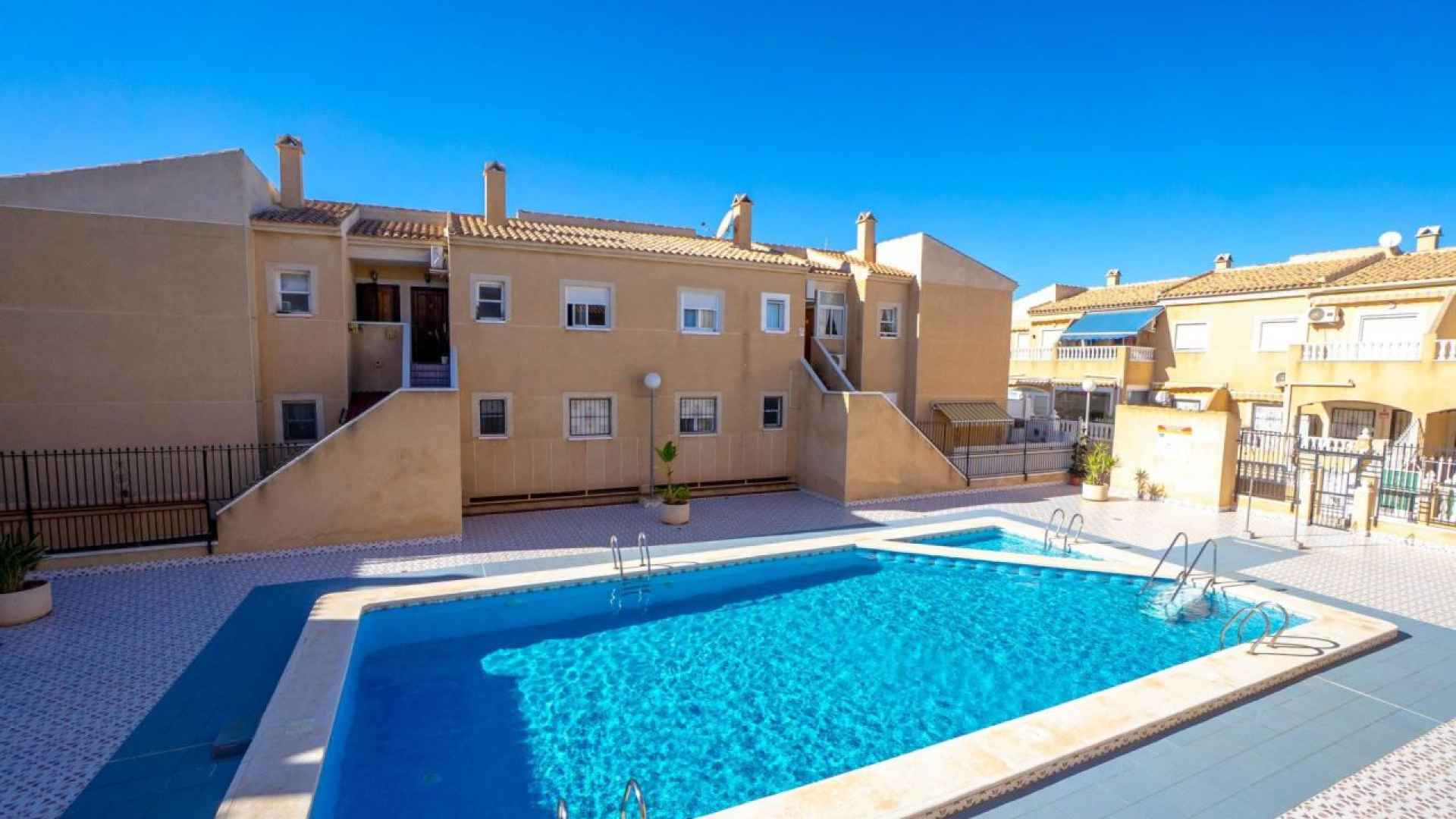 resale-upper-floor-torrevieja-pueblo-centro_165421_xl