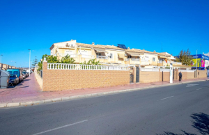 200-4451, Two Bedroom Top Floor Apartment In Pueblo Centro, Torrevieja.