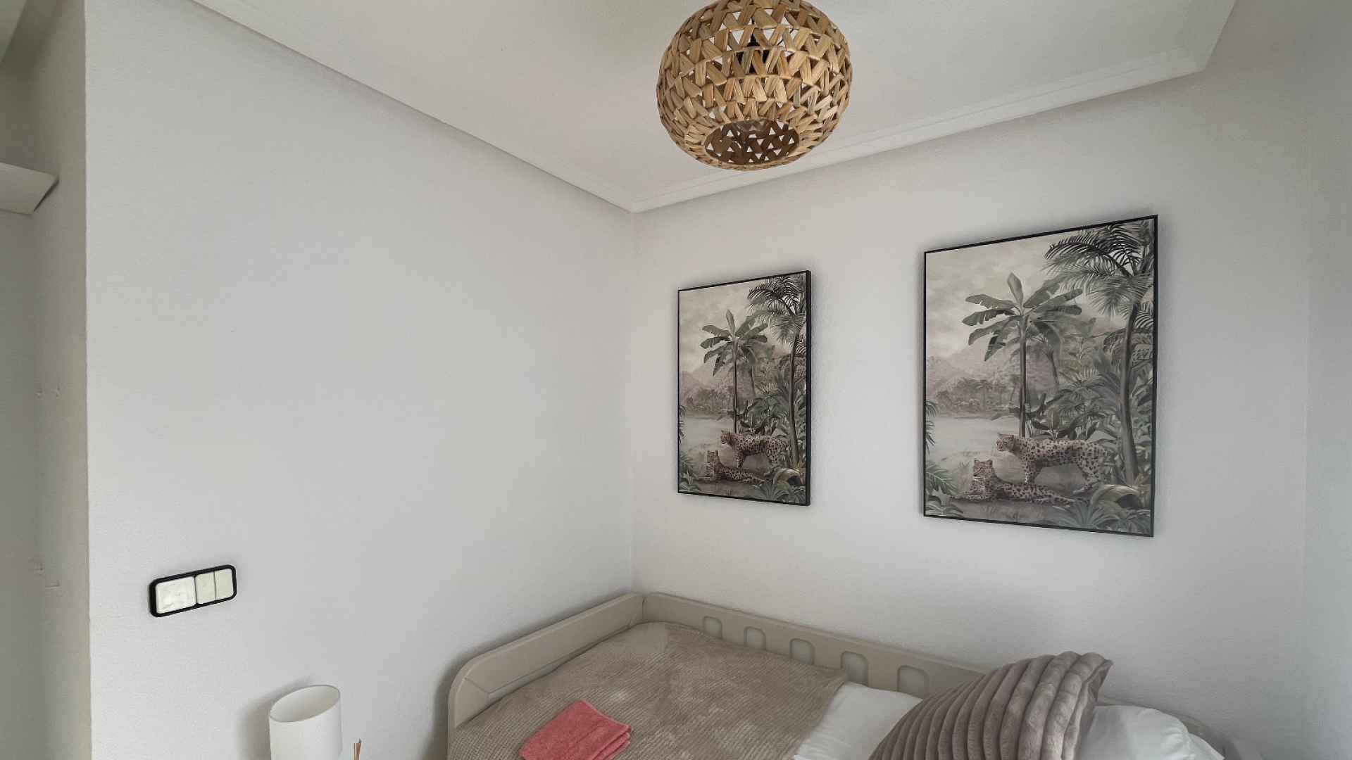 o_1jacdaslp1tvn1ilvdes1kfg14gk3v