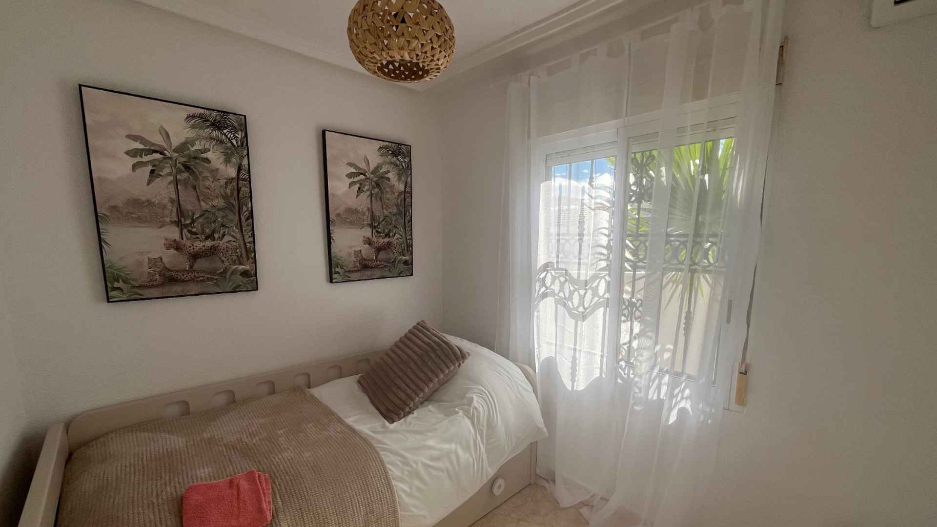 o_1jacdaslp72jka21mka1hbg1c043t