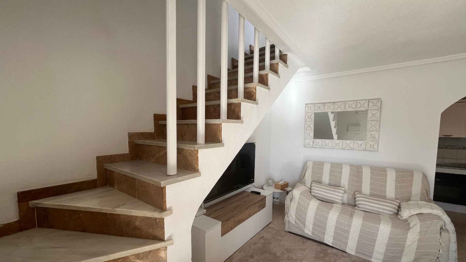 o_1jacdaslpeev1a6n1ghf1iar177o3f