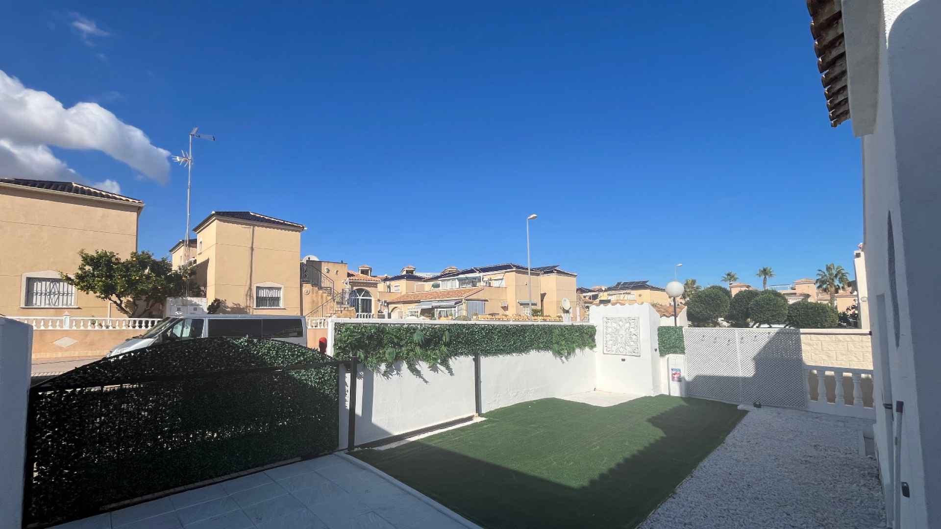 o_1jaccsur62ghom21eujift193e4m