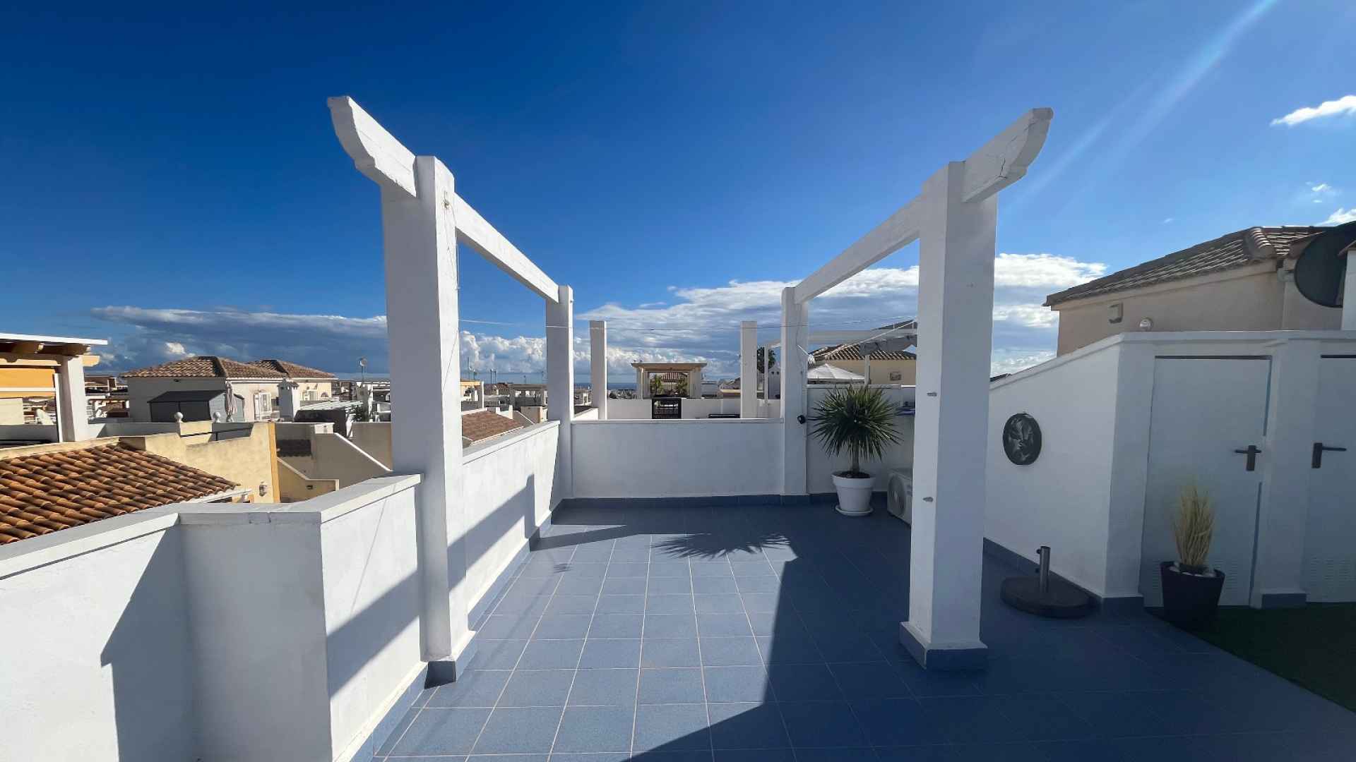 o_1jaccsur6kpbn9t1qkhjuh1rhe4c