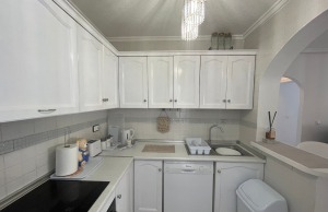 o_1jaccsur66i647014v03jn1j1v3g