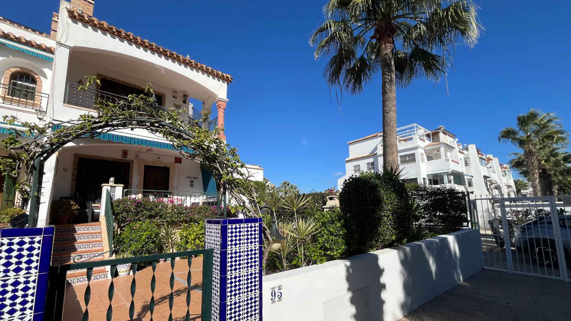 d6915ce8031cbd6915ce8031d02