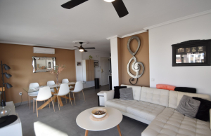 o_1j9uqq1ao1dvh8ag1b1c1b8u9vb5d