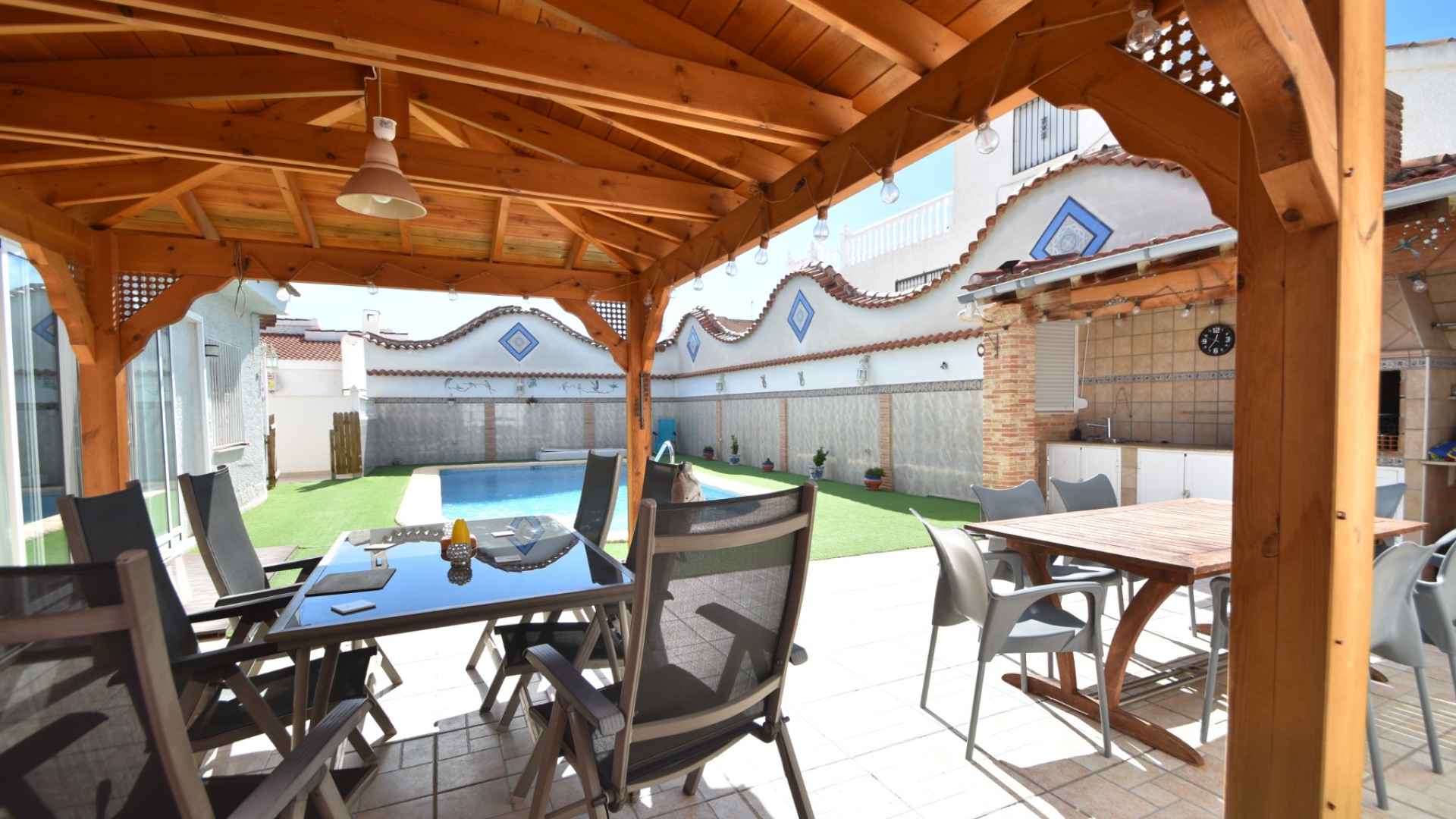 o_1j83hs4l91kfg7pd5qmilucj2as