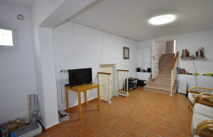 o_1j83hfng11m58188mp5vbs16f24e