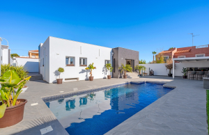 200-4467, Five Bedroom Detached Villa In Ciudad Quesada.
