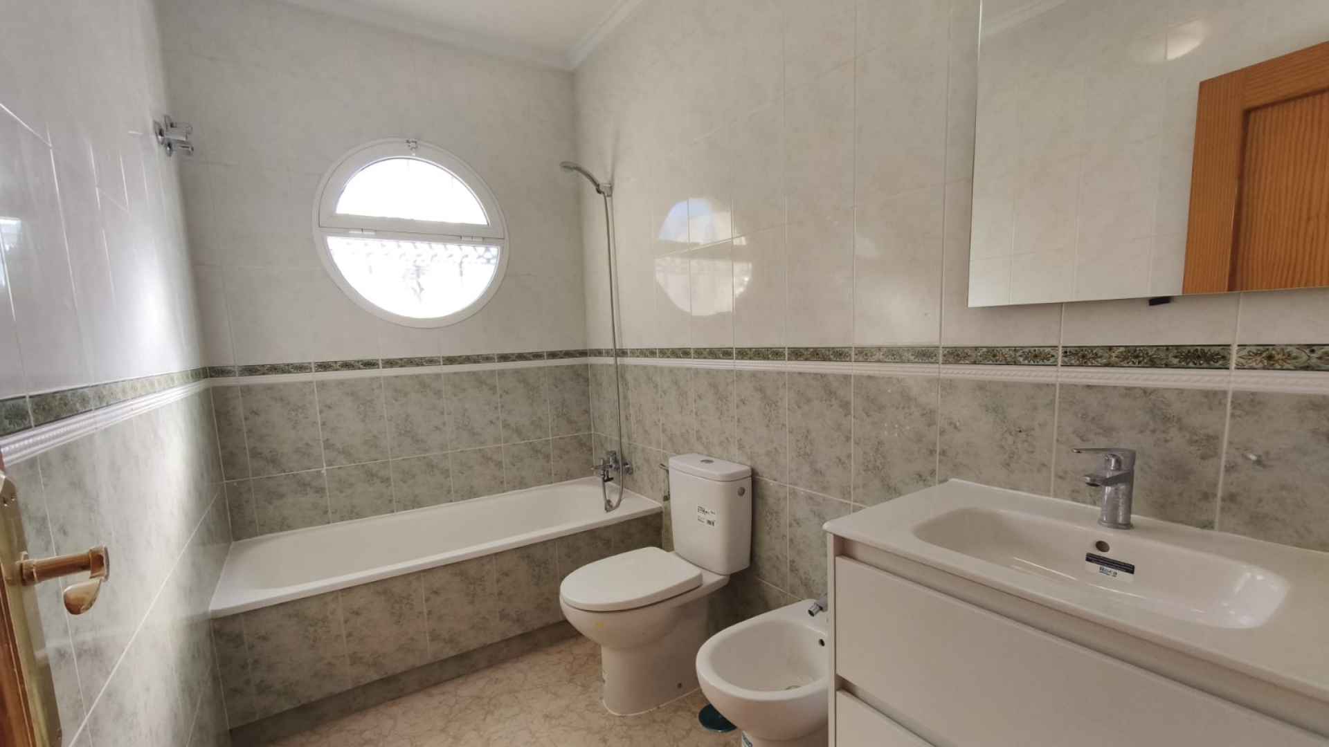 o_1jbn0qcu715ecm026lnf6ndhb2g