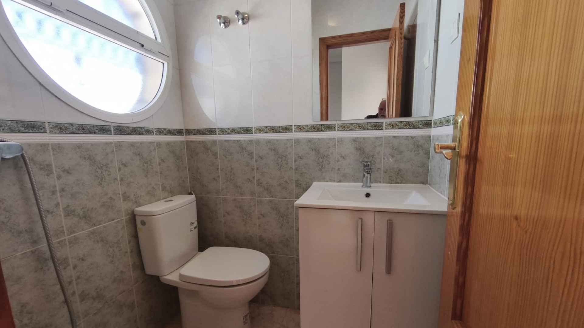 o_1jbn0qcu71l111usl17te1s81mmc2i