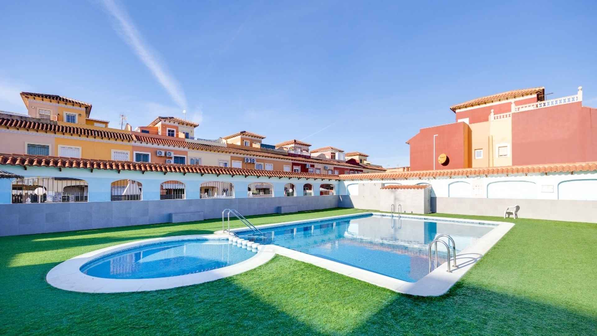 49255_beautiful_two_bedroom_townhouse_with_pool_views_091225103043_photo_2025_12_02_11_40_59