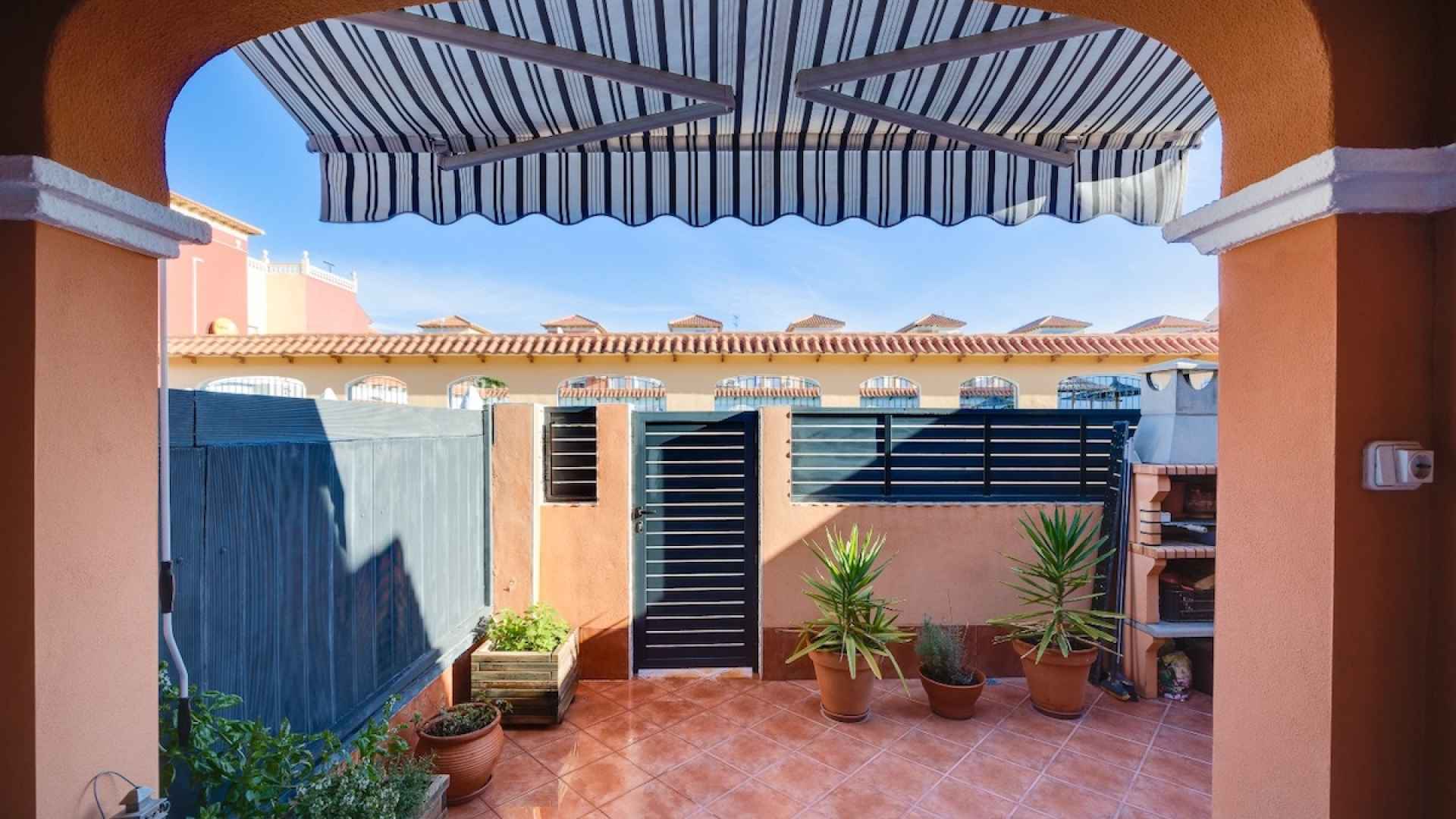 49255_beautiful_two_bedroom_townhouse_with_pool_views_091225103043_photo_2025_12_02_11_41_06