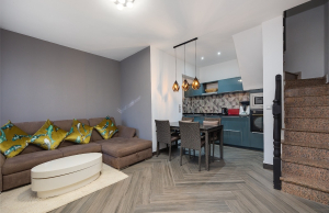 49255_beautiful_two_bedroom_townhouse_with_pool_views_091225103043_photo_2025_12_02_11_40_35