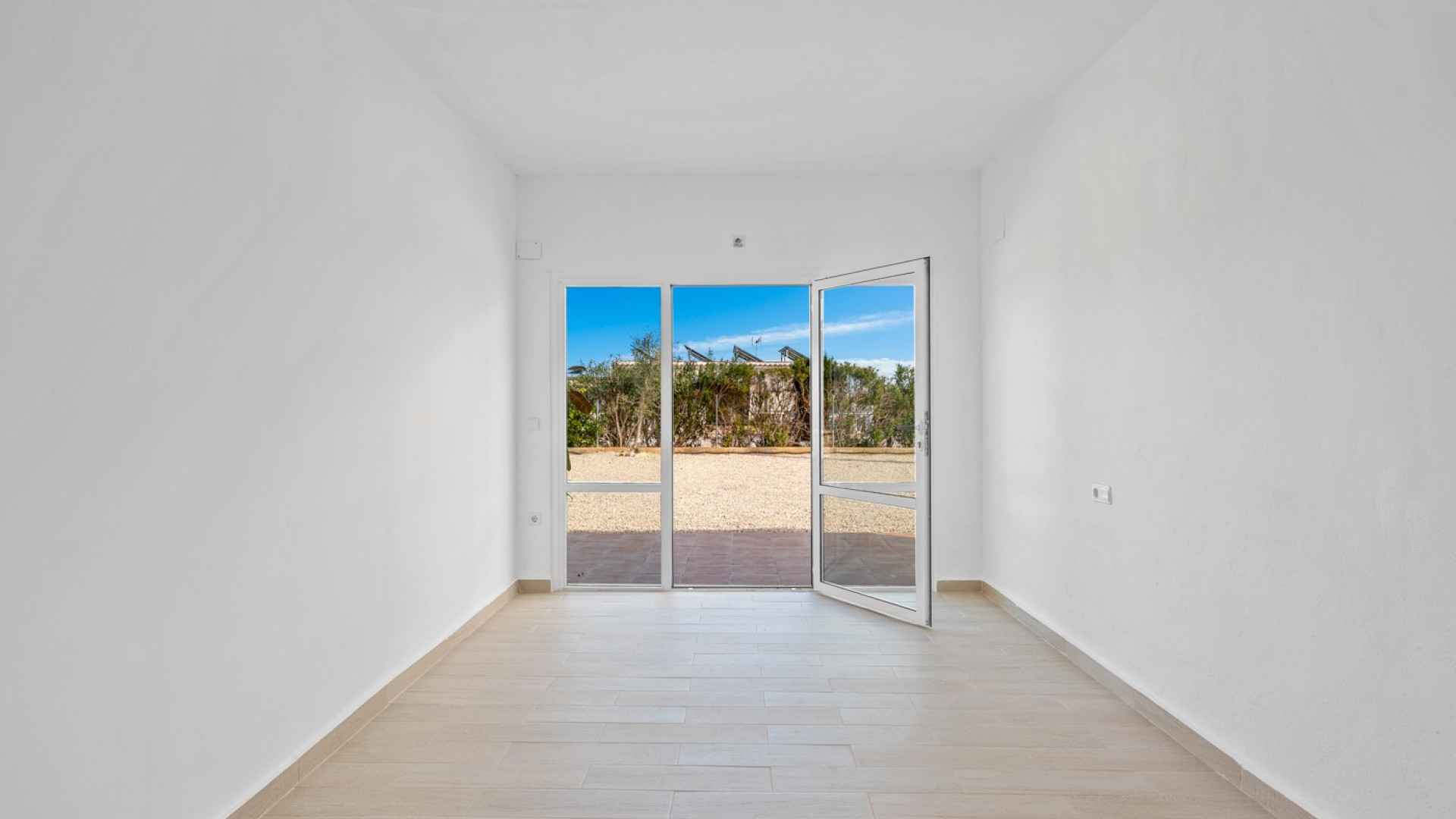 resale-country-property-dolores_327360_xl