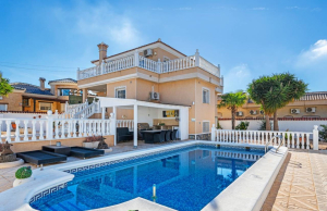 200-4681, Four Bedroom Detached Villa In Central Ciudad Quesada.