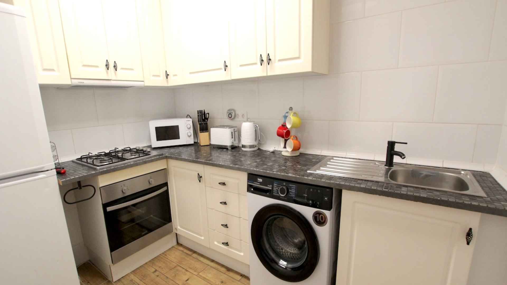 49412_delightful_two_bedroom_bungalow_boasting_salt_lake_and_sea_views_090326133531_img_3391