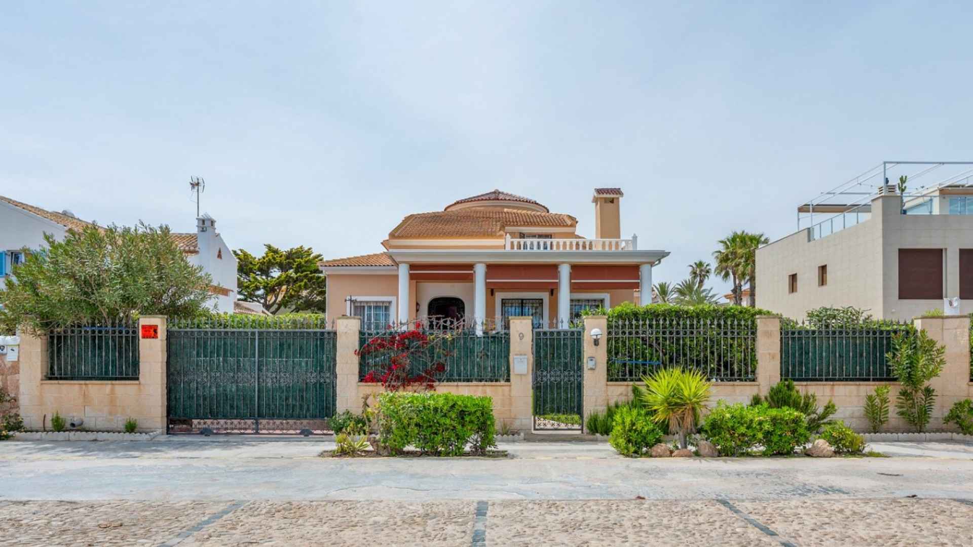 sale-villa-torrevieja-la-mata_487452_lg