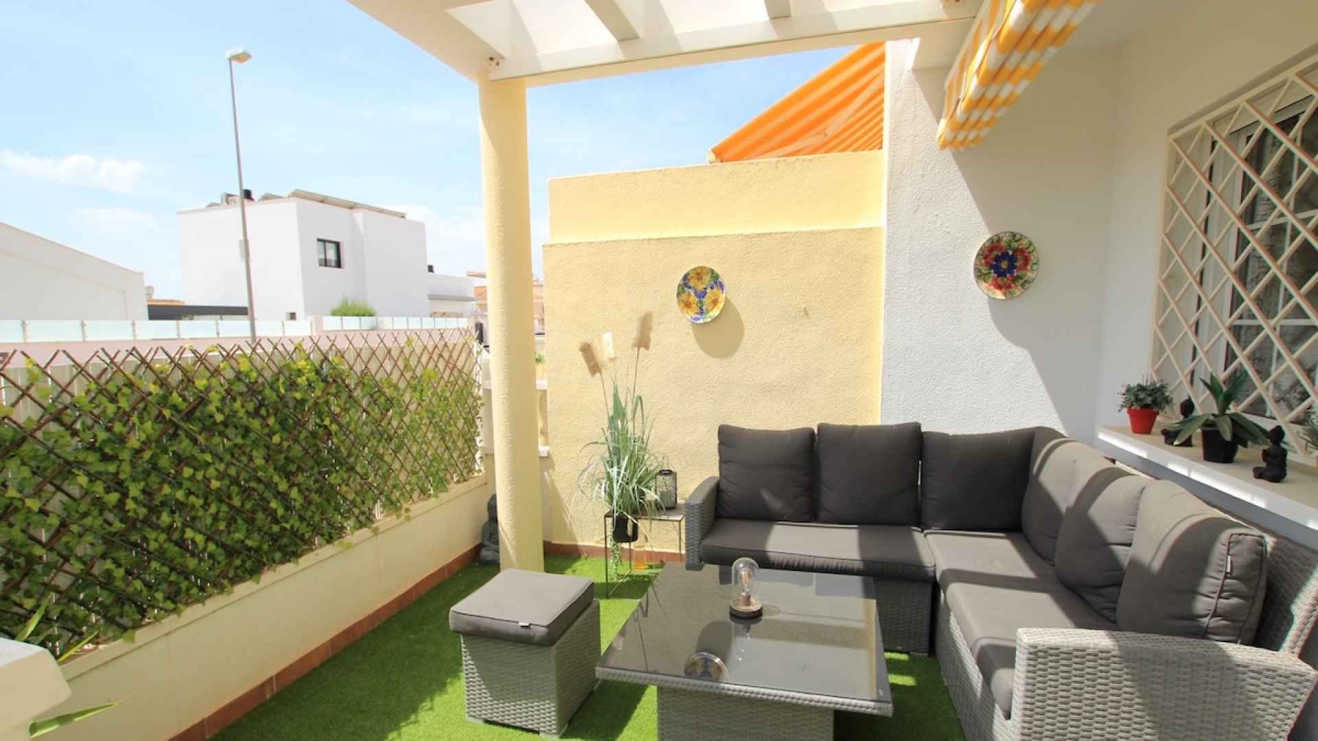 49508_stylish_3_bedroom_end_townhouse_in_a_sought_after_location_270426123921_img_5464