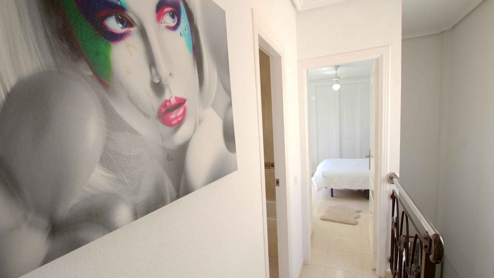 49508_stylish_3_bedroom_end_townhouse_in_a_sought_after_location_270426123921_img_5507
