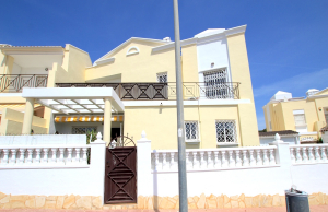 200-4792, Three Bedroom, End Townhouse In Dona Pepa, Ciudad Quesada.