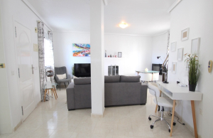 49508_stylish_3_bedroom_end_townhouse_in_a_sought_after_location_270426123921_img_5486