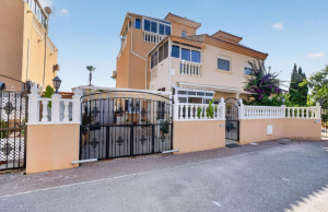 200-4899, Two Bedroom Quad StyleTownhouse In Torrevieja.