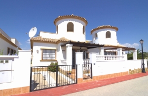 100-2156, Three Bedroom Detached Villa On El Raso.