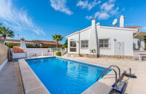 200-1000, Three Bedroom Detached Villa In Central Ciudad Quesada.