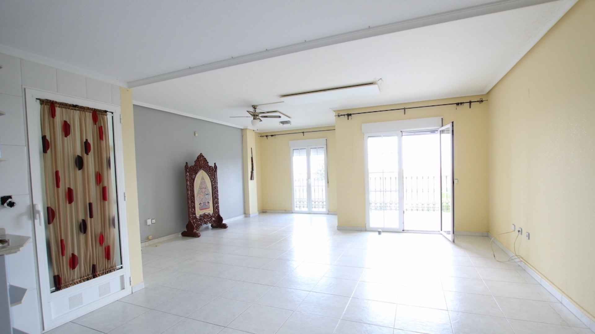 48172_exceptionally_spacious_3_bed_apartment_with_stunning_views_070823130835_img_7790