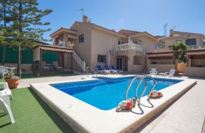 200-3208, Five Bedroom Detached Villa In Benimar.