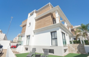 200-3356, Four Bedroom Semi-Detcahed Villa In Pueblo Bravo, Ciudad Quesada.