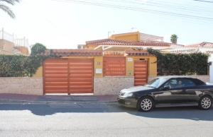 200-3445, Three Bedroom, Semi-Detcahed Villa In El Chaparral, Torrevieja.