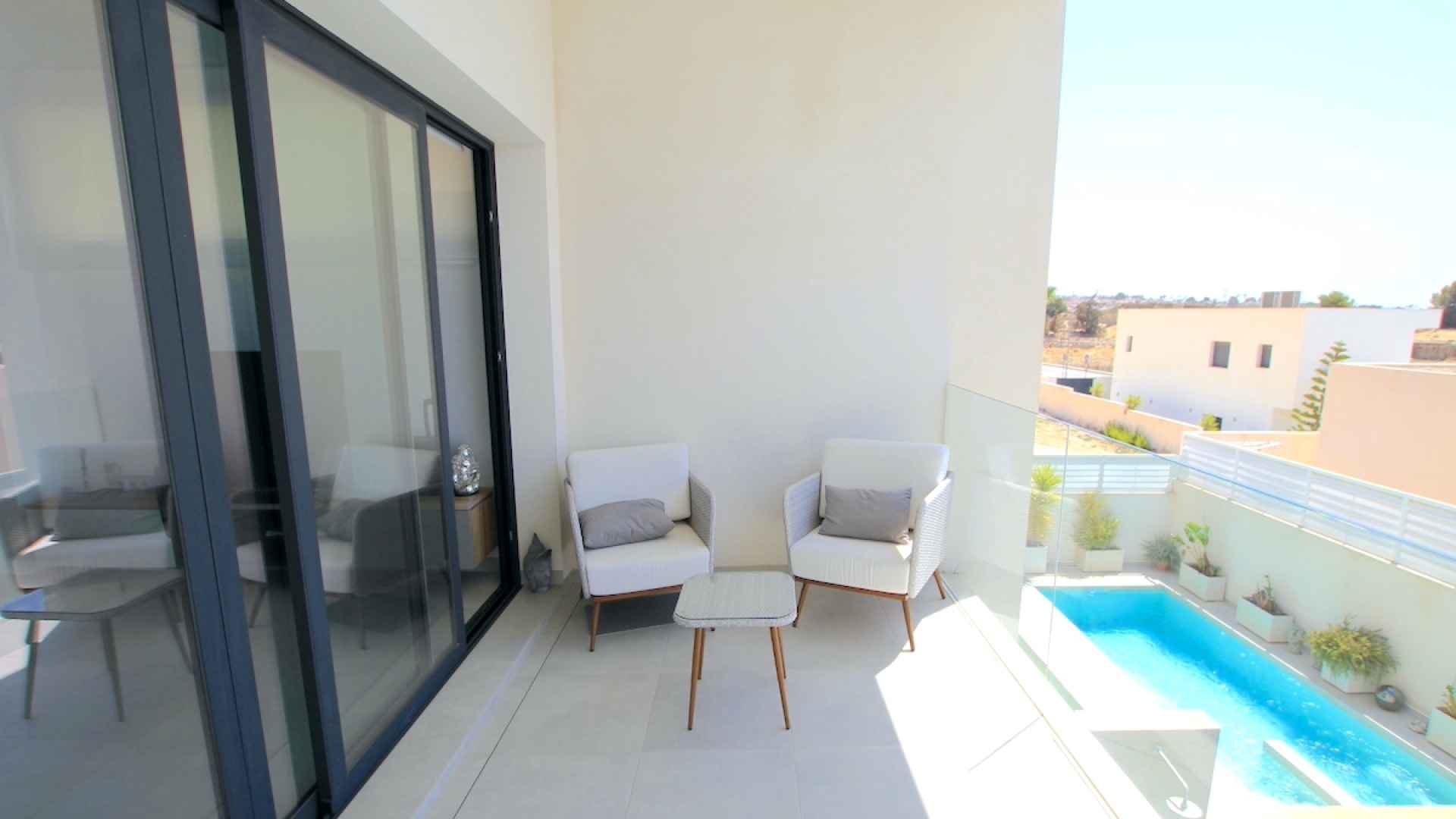 48518_stylish_and_contemporary_294sqm_villa_with_great_outdoor_space_090824073629_img_1976