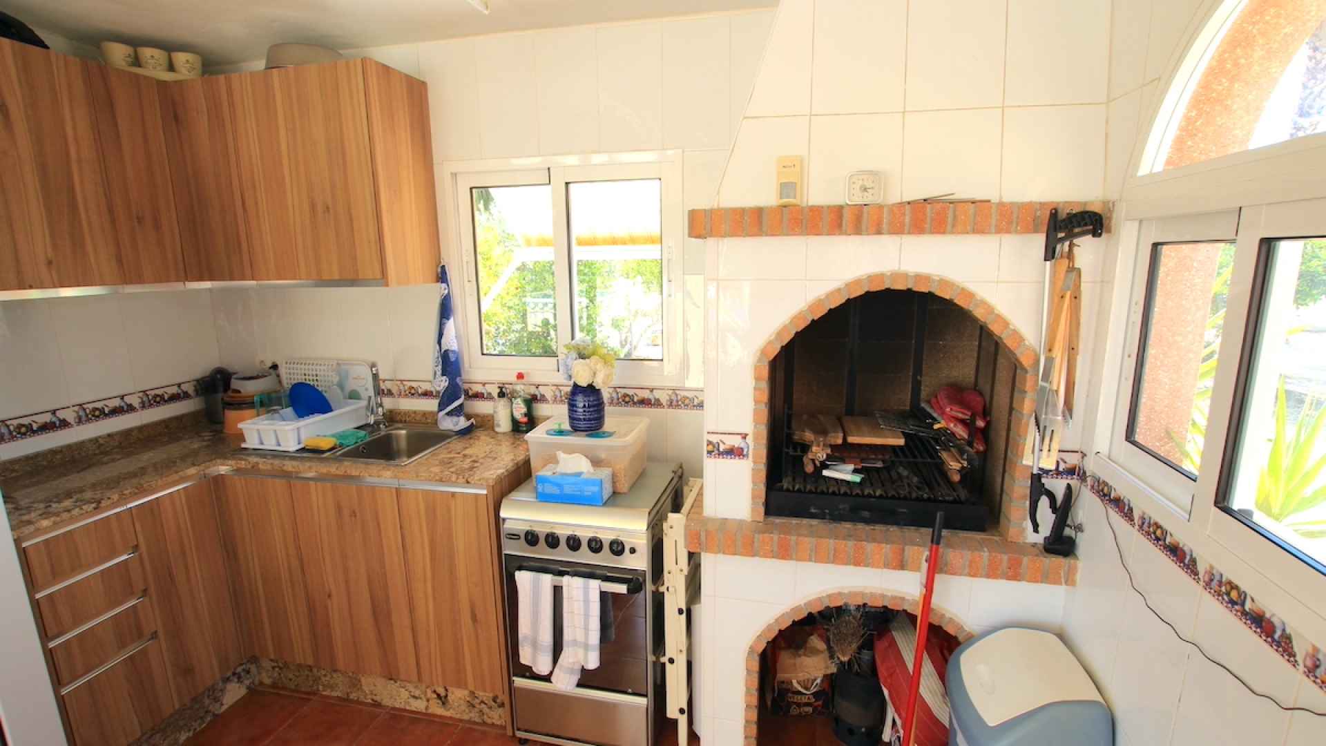48508_fabulous_3_bedroom_farmhouse_with_many_extras_240724125119_img_1165
