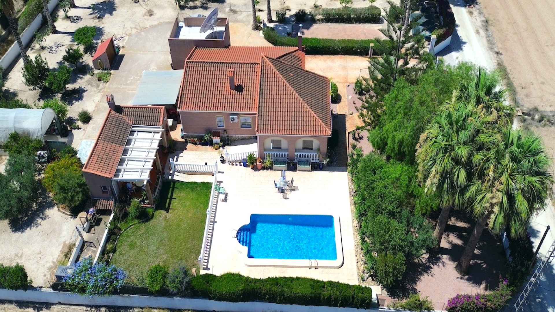 48508_fabulous_3_bedroom_farmhouse_with_many_extras_240724125122_dji_0338