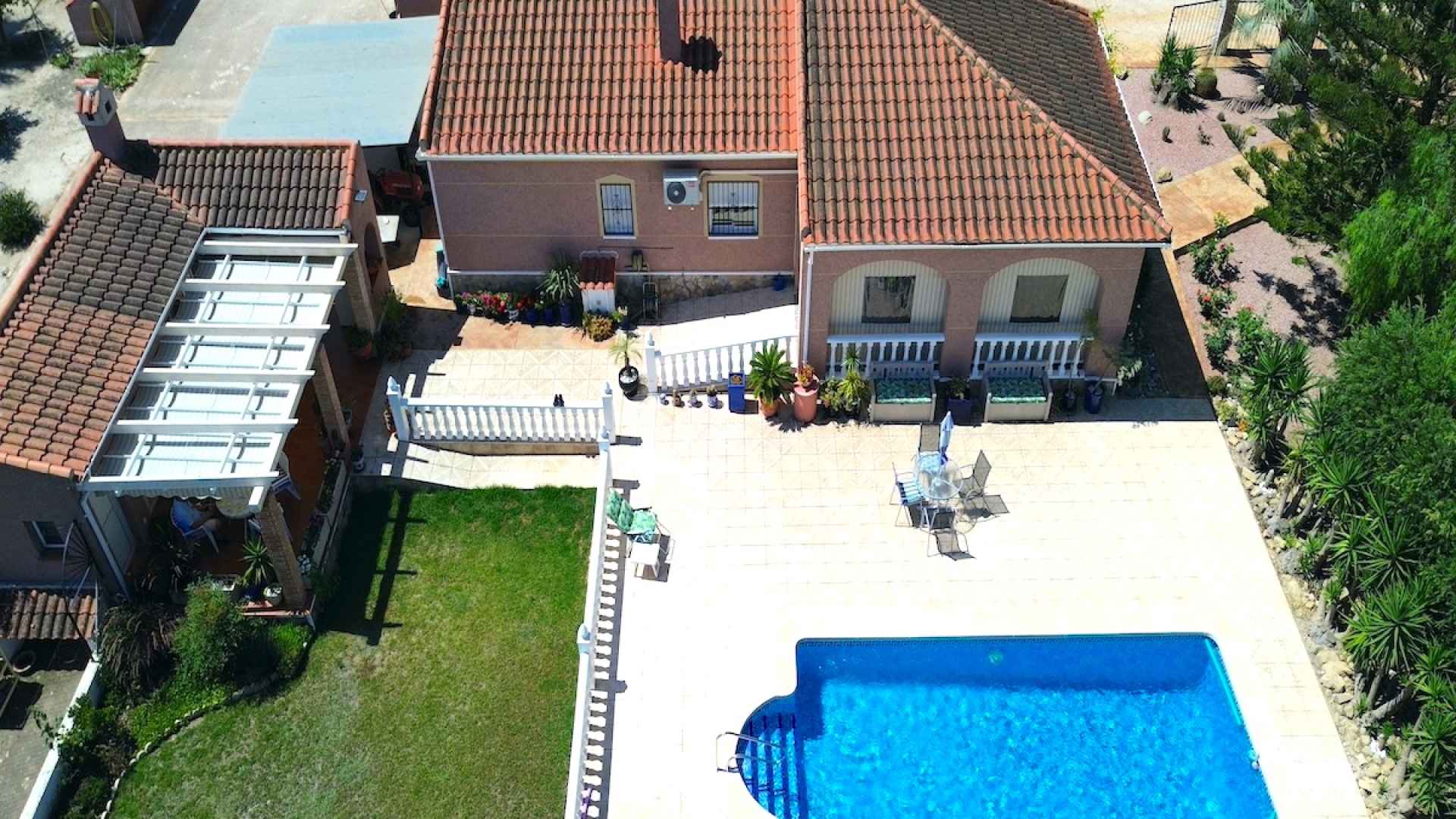 48508_fabulous_3_bedroom_farmhouse_with_many_extras_240724125124_dji_0342
